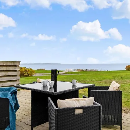 Sct Knudsborg - 12E - Apartment On The Beach Apartment Brenderup